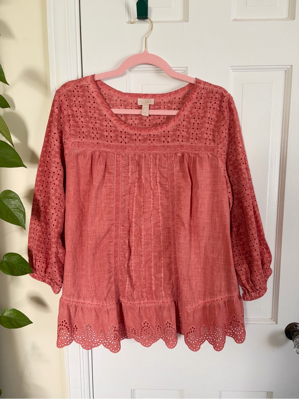LOGO Lavish eyelet lace boho cotton 3/4 sleeve dusty peach top womens size large